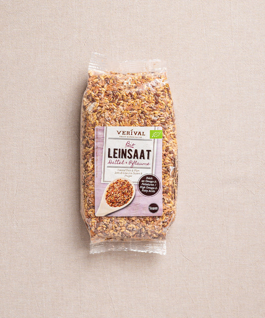 Eine Packung Leinsaat Dattel-Pflaume der Verival Bio GmbH, reich an Omega-3-Fettsäuren.